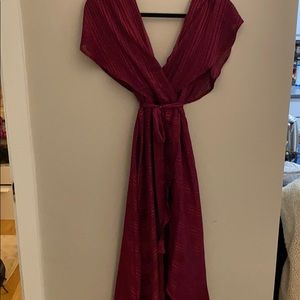 PLUM PURPLE STRIPED SATIN HIGH-LOW MIDI DRESS